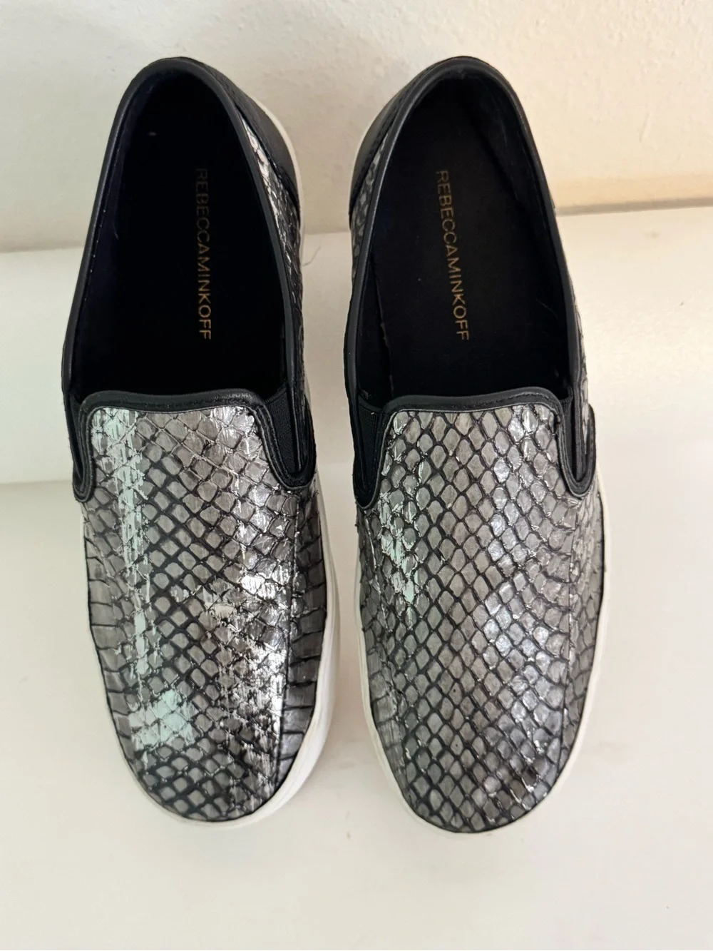 Rebecca Minkoff Eliza Metallic Snakeskin Slip On Sneakers Women’s Size 9